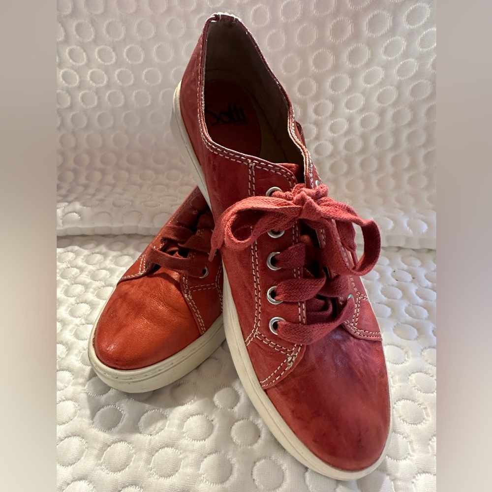 Sofft Red Leather Baltazar Marte Lace Up Low Top Sneaker Size 8.5 M